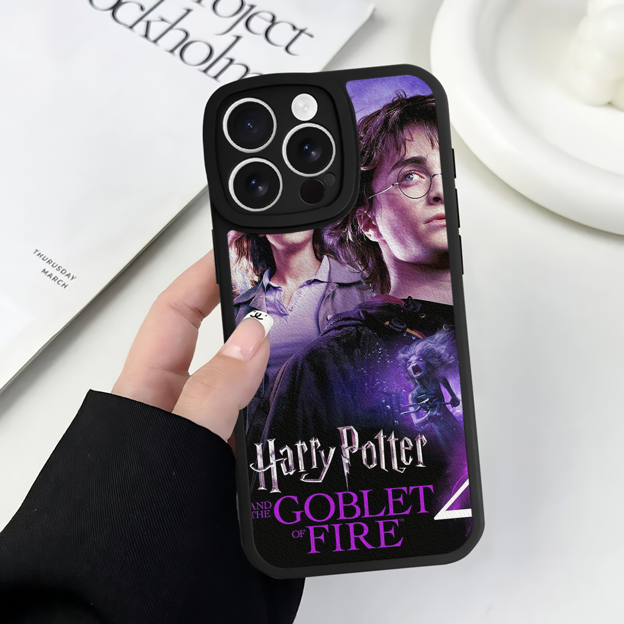（画像用） Harry Potter ハリー・ポッターシリーズ 【iPhone 16シリーズ対応】シリコンスマホケース（レザー調） 材質：シリコン